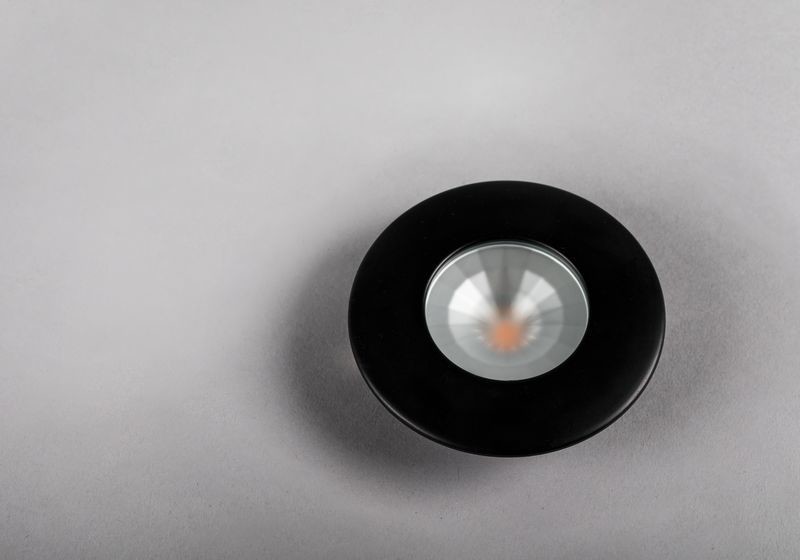 LED-alasvalon kehys Hide-a-lite 1208 Smart ja 12V valaisimille, musta