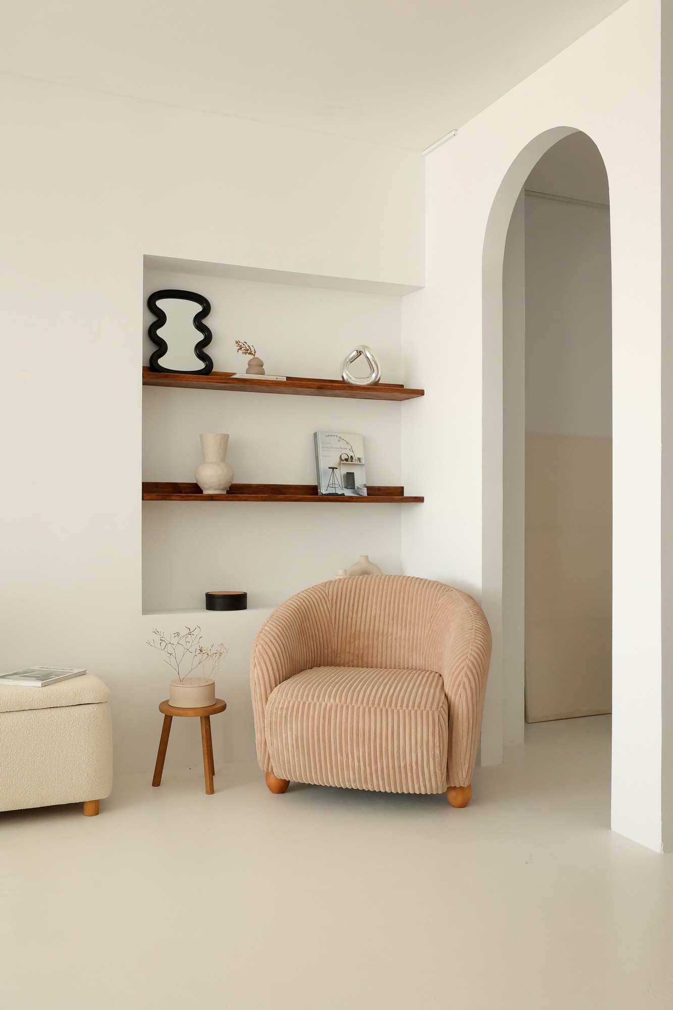 Nojatuoli Valento Furniture Slon, beige sametti