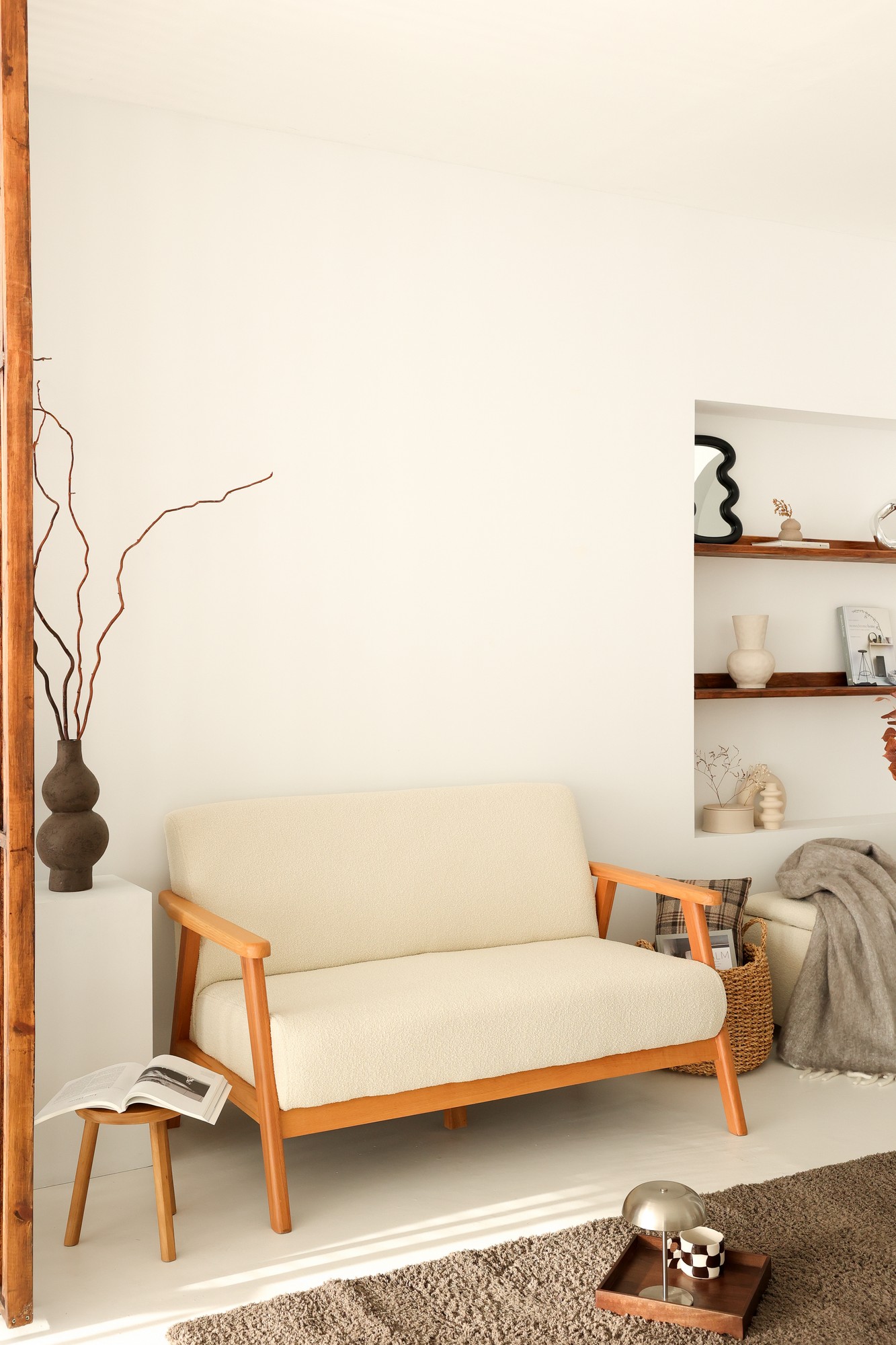 Sohva Valento Furniture Nika, 2-istuttava, valkoinen
